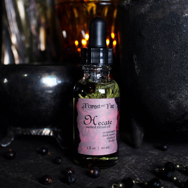 Hecate Sacred Ritual Oil • Altar oil for spell & ritual work